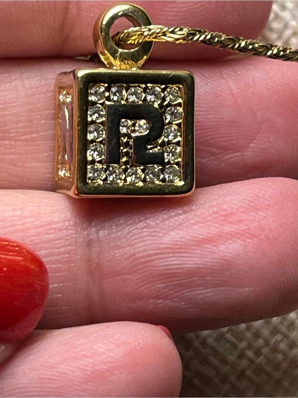 Nina Ricci vintage Gold-Tone Cube Pendant Necklace signed EUC - Picture 8 of 11